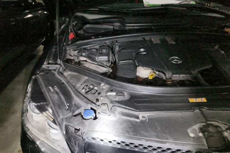 Used Mercedes-Benz R-Class 2014 R 400 4MATIC Business Model Engine Bay Right