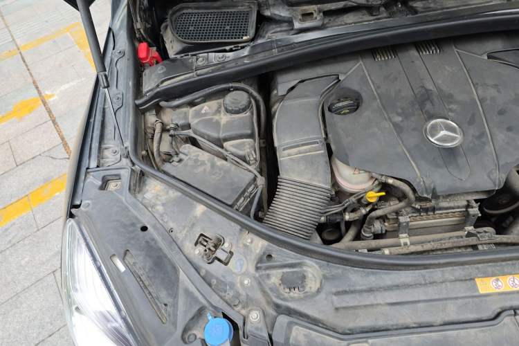 Used Mercedes-Benz R-Class 2014 R 320 4MATIC Business Model Engine Bay Right