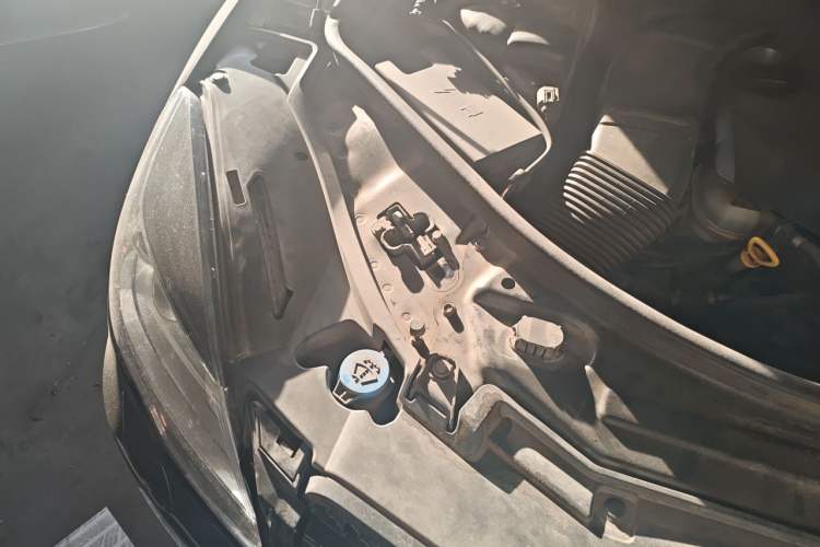 Used Mercedes-Benz R-Class 2014 R 320 4MATIC Business Model Engine Bay Right