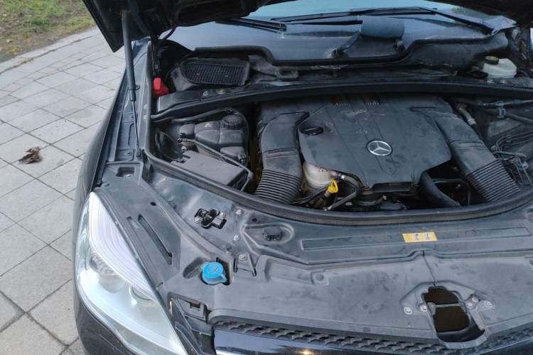 Used Mercedes-Benz R-Class 2014 R 320 4MATIC Business Model Engine Bay Right