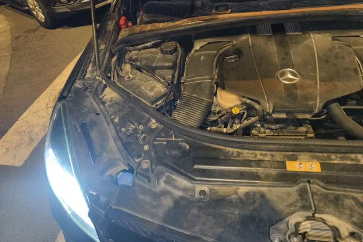 Used Mercedes-Benz R-Class 2014 R 320 4MATIC Business Model Engine Bay Right
