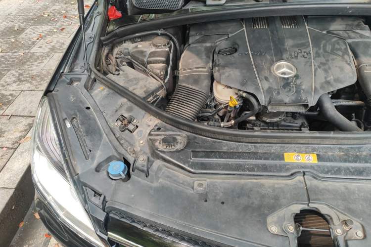 Used Mercedes-Benz R-Class 2014 R 320 4MATIC Business Model Engine Bay Right
