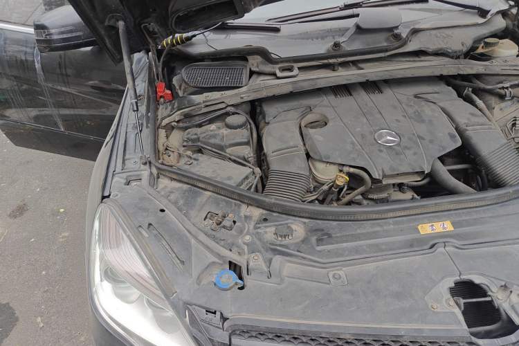 Used Mercedes-Benz R-Class 2014 R 320 4MATIC Business Model Engine Bay Right