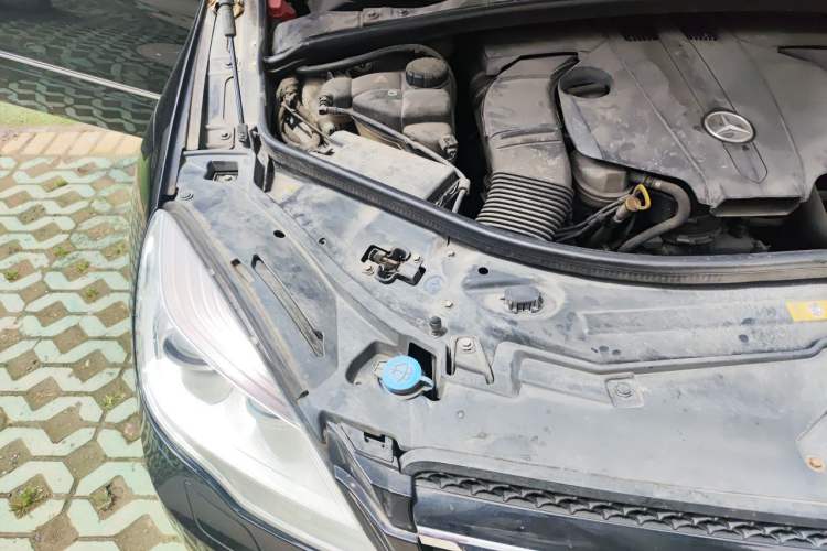 Used Mercedes-Benz R-Class 2014 R 320 4MATIC Business Model Engine Bay Right