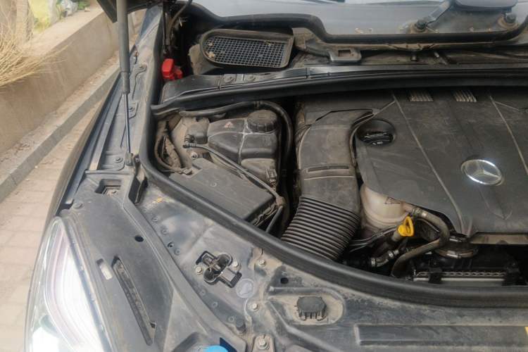 Used Mercedes-Benz R-Class 2014 R 320 4MATIC Business Model Engine Bay Right