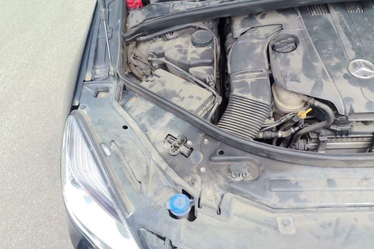 Used Mercedes-Benz R-Class 2014 R 320 4MATIC Business Model Engine Bay Right