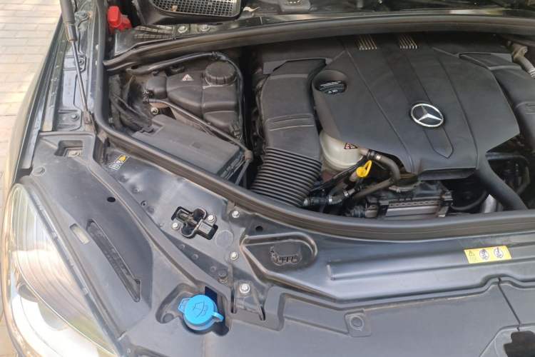 Used Mercedes-Benz R-Class 2014 R 320 4MATIC Business Model Engine Bay Right
