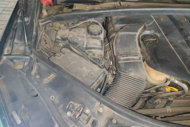 Used Mercedes-Benz R-Class 2014 R 400 4MATIC Business Model Engine Bay Right