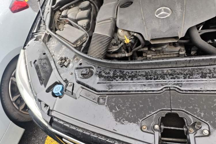 Used Mercedes-Benz R-Class 2014 R 320 4MATIC Business Model Engine Bay Right