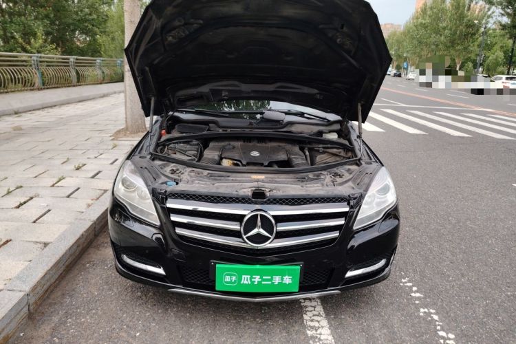 Used Mercedes-Benz R-Class 2014 R 320 4MATIC Business Model Engine Bay
