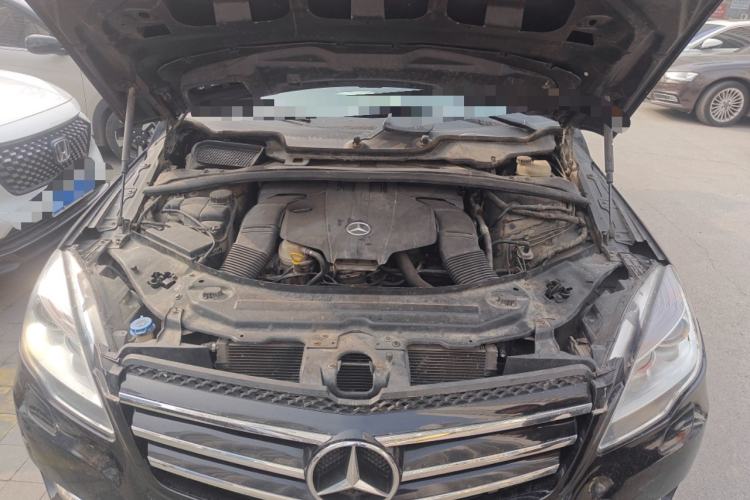 Used Mercedes-Benz R-Class 2014 R 320 4MATIC Business Model Engine Bay