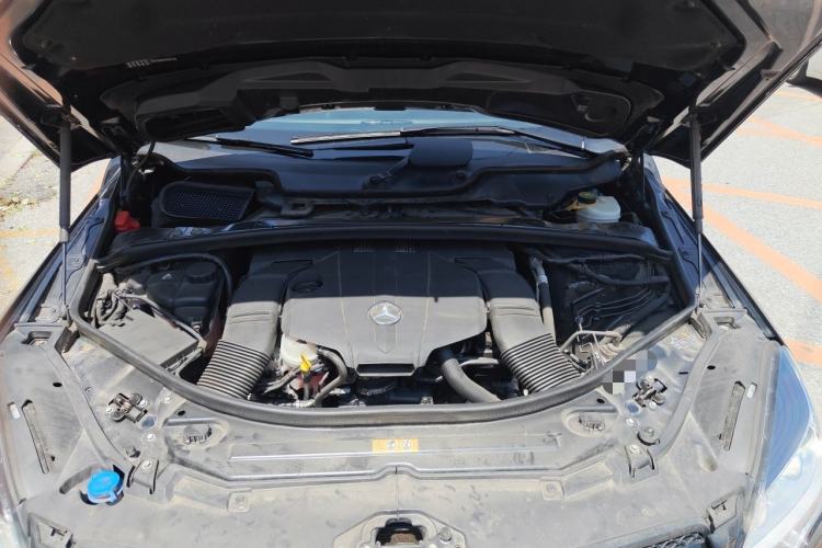 Used Mercedes-Benz R-Class 2014 R 320 4MATIC Business Model Engine Bay