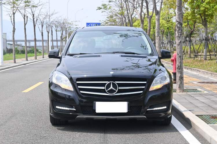 Used Mercedes-Benz R-Class 2014 R 320 4MATIC Business Model Exterior 1