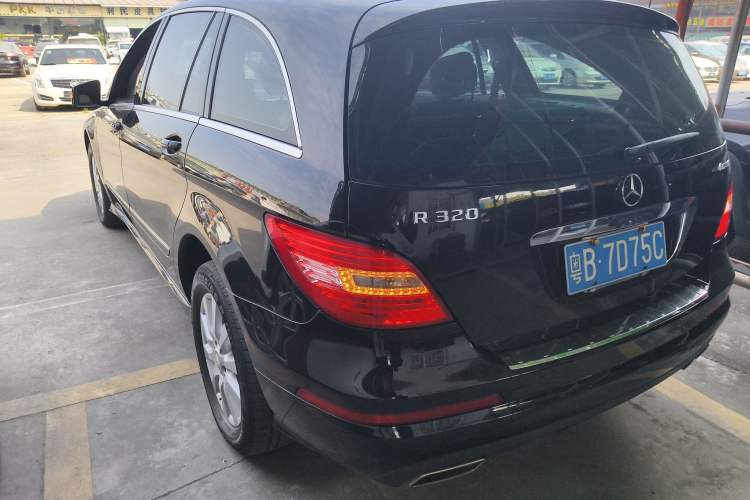 Used Mercedes-Benz R-Class 2014 R 320 4MATIC Business Model Exterior 3