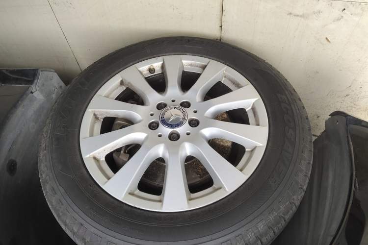 Used Mercedes-Benz R-Class 2014 R 320 4MATIC Business Model Exterior 4