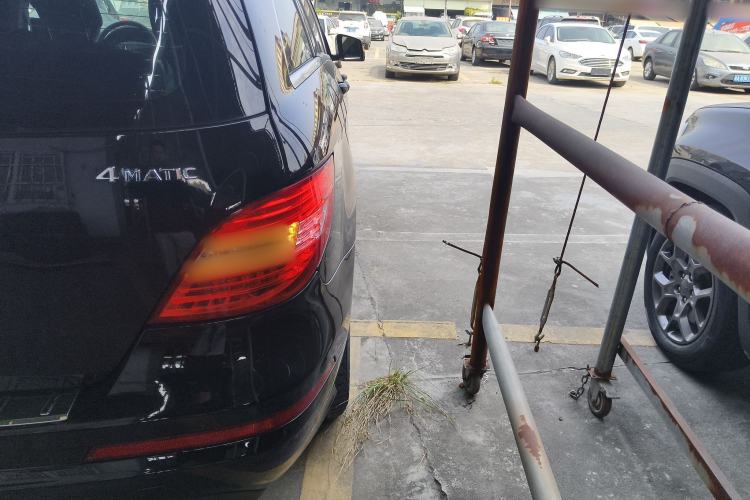 Used Mercedes-Benz R-Class 2014 R 320 4MATIC Business Model Exterior 6