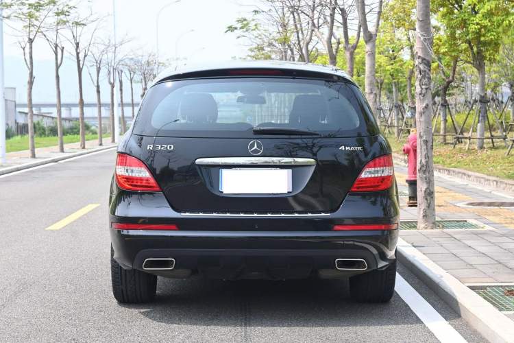 Used Mercedes-Benz R-Class 2014 R 320 4MATIC Business Model Exterior 6