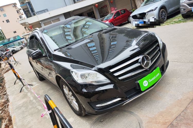 Used Mercedes-Benz R-Class 2014 R 320 4MATIC Business Model Front Right 45 Deg