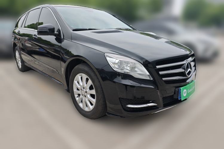 Used Mercedes-Benz R-Class 2014 R 320 4MATIC Business Model Front Right 45 Deg