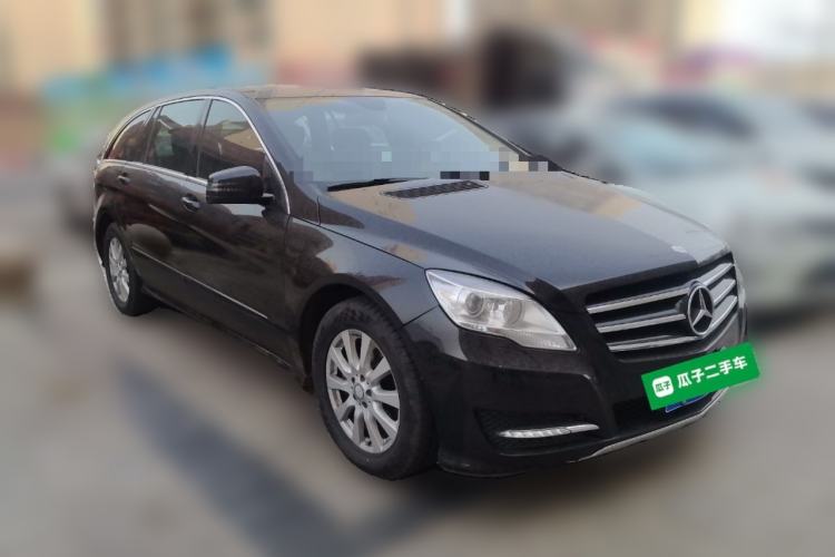 Used Mercedes-Benz R-Class 2014 R 320 4MATIC Business Model Front Right 45 Deg