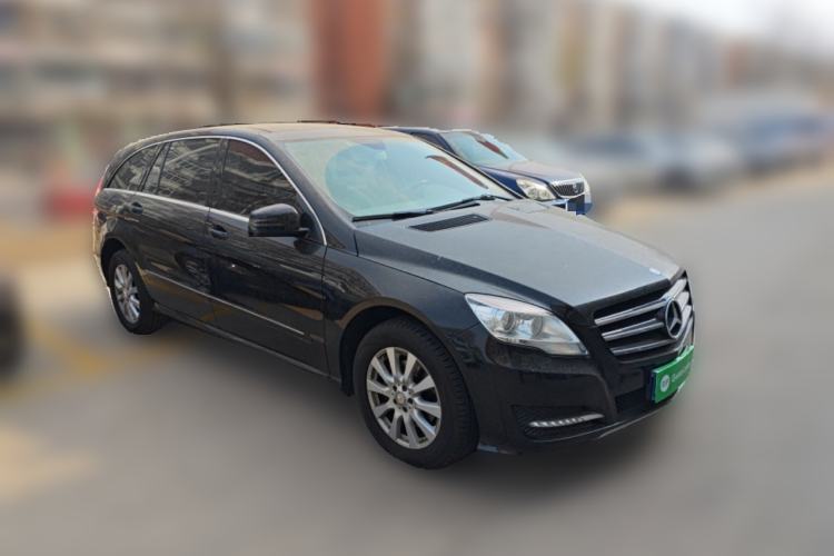 Used Mercedes-Benz R-Class 2014 R 320 4MATIC Business Model Front Right 45 Deg