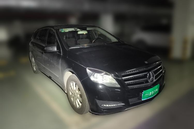 Used Mercedes-Benz R-Class 2014 R 320 4MATIC Business Model Front Right 45 Deg