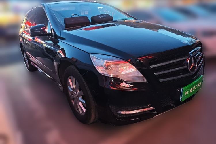Used Mercedes-Benz R-Class 2014 R 320 4MATIC Business Model Front Right 45 Deg