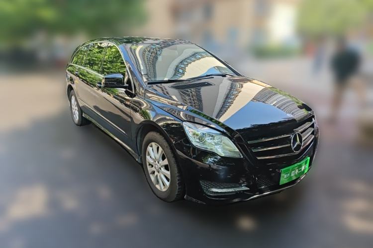Used Mercedes-Benz R-Class 2014 R 320 4MATIC Business Model Front Right 45 Deg