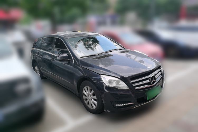 Used Mercedes-Benz R-Class 2014 R 320 4MATIC Business Model Front Right 45 Deg