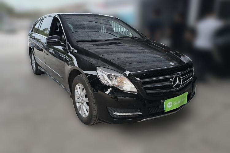 Used Mercedes-Benz R-Class 2014 R 320 4MATIC Business Model Front Right 45 Deg
