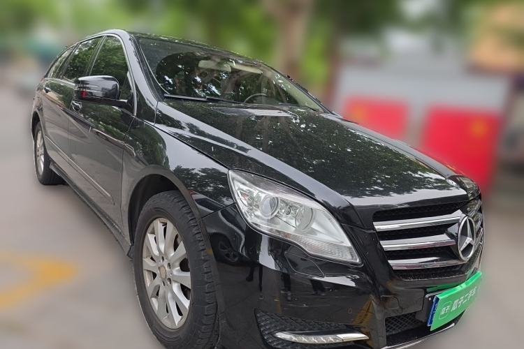 Used Mercedes-Benz R-Class 2014 R 320 4MATIC Business Model Front Right 45 Deg