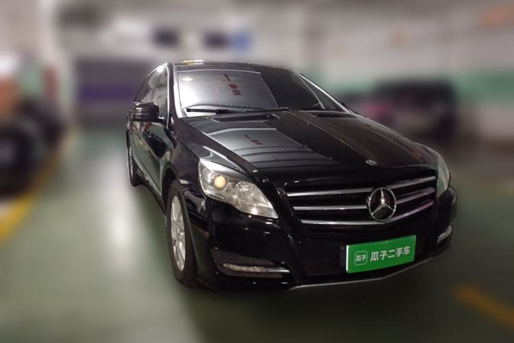 Used Mercedes-Benz R-Class 2014 R 320 4MATIC Business Model Front Right 45 Deg