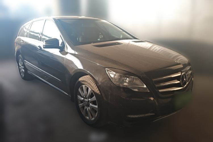 Used Mercedes-Benz R-Class 2014 R 320 4MATIC Business Model Front Right 45 Deg