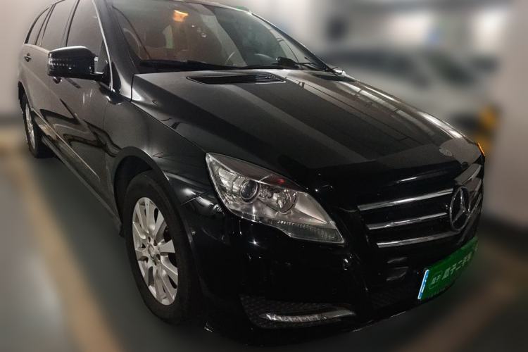 Used Mercedes-Benz R-Class 2014 R 320 4MATIC Business Model Front Right 45 Deg