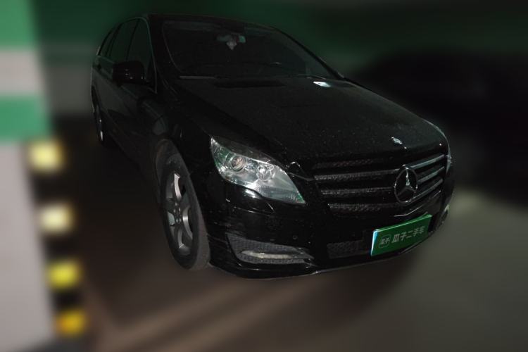Used Mercedes-Benz R-Class 2014 R 400 4MATIC Business Model Front Right 45 Deg