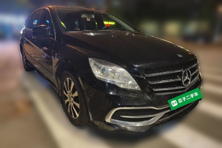 Used Mercedes-Benz R-Class 2014 R 320 4MATIC Business Model Front Right 45 Deg