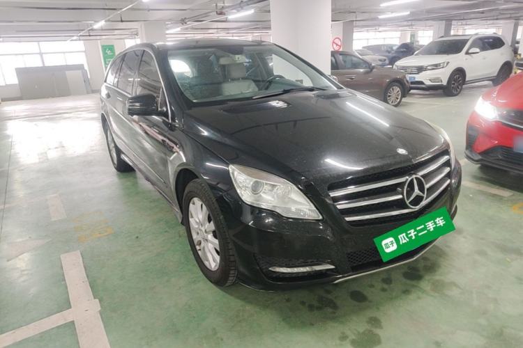 Used Mercedes-Benz R-Class 2014 R 320 4MATIC Business Model Front Right 45 Deg