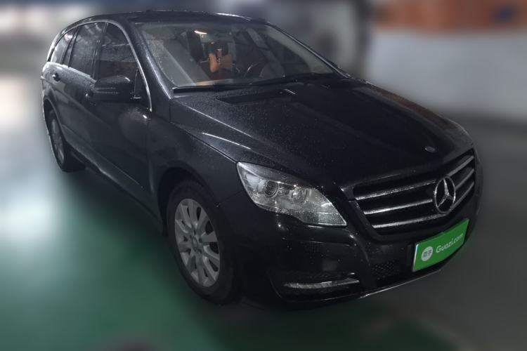 Used Mercedes-Benz R-Class 2014 R 320 4MATIC Luxury Model Front Right 45 Deg