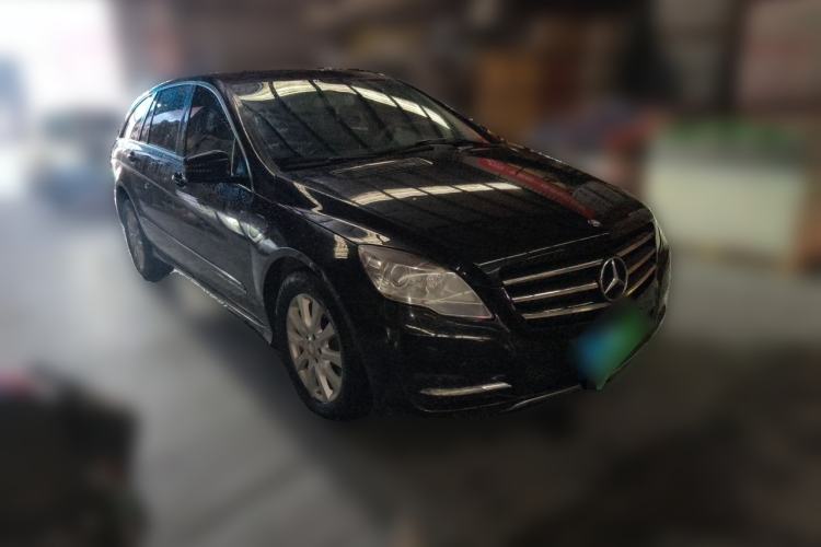 Used Mercedes-Benz R-Class 2014 R 320 4MATIC Business Model Front Right 45 Deg