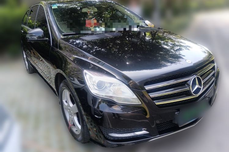 Used Mercedes-Benz R-Class 2014 R 320 4MATIC Luxury Model Front Right 45 Deg