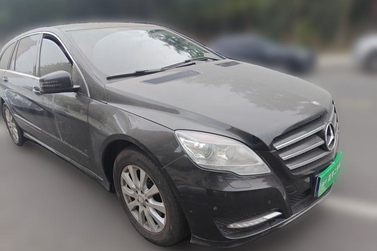 Used Mercedes-Benz R-Class 2014 R 320 4MATIC Business Model Front Right 45 Deg