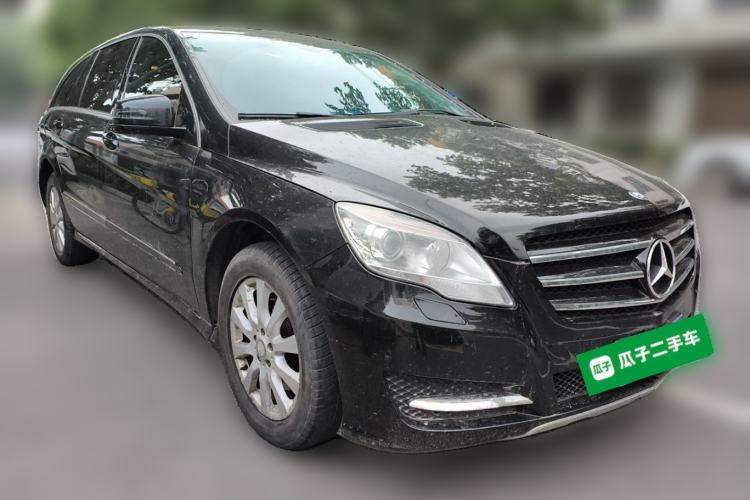 Used Mercedes-Benz R-Class 2014 R 320 4MATIC Business Model Front Right 45 Deg
