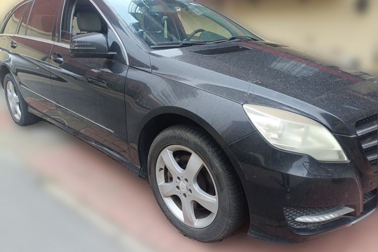 Used Mercedes-Benz R-Class 2014 R 400 4MATIC Business Model Front Right 45 Deg