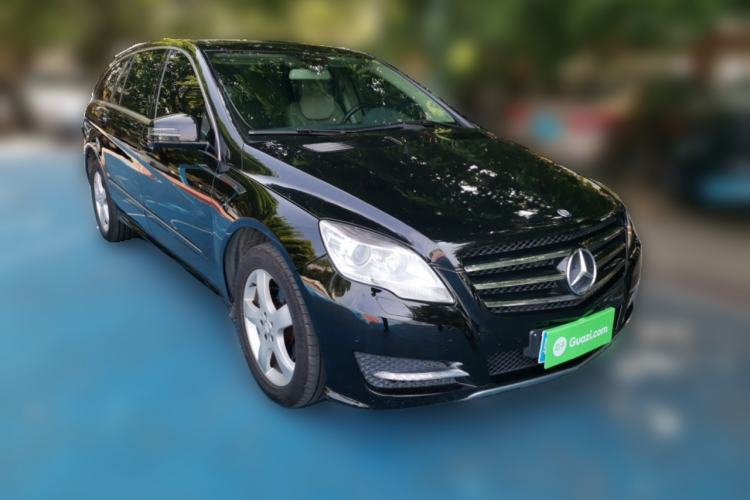Used Mercedes-Benz R-Class 2014 R 320 4MATIC Luxury Model Front Right 45 Deg