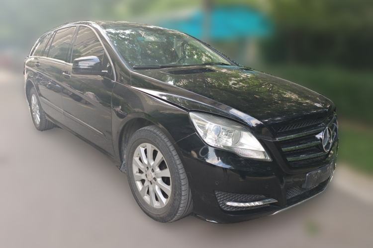 Used Mercedes-Benz R-Class 2014 R 320 4MATIC Business Model Front Right 45 Deg