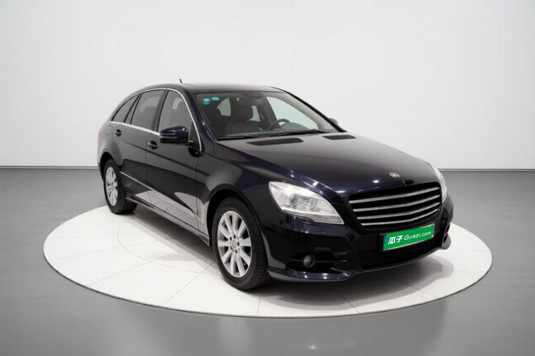Used Mercedes-Benz R-Class 2014 R 320 4MATIC Business Model Front Right 45 Deg