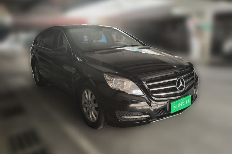 Used Mercedes-Benz R-Class 2014 R 320 4MATIC Business Model Front Right 45 Deg