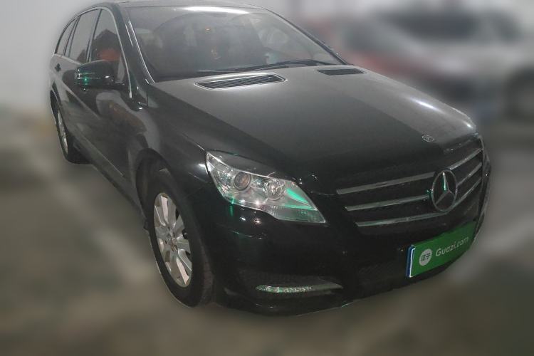 Used Mercedes-Benz R-Class 2014 R 320 4MATIC Business Model Front Right 45 Deg