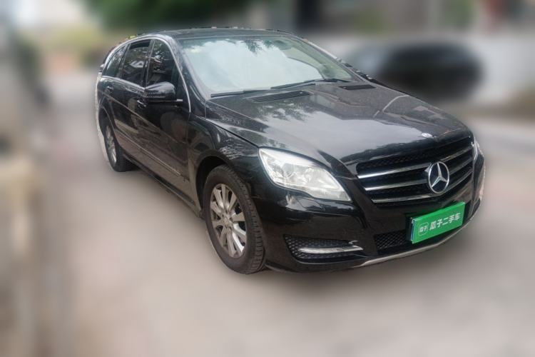 Used Mercedes-Benz R-Class 2014 R 320 4MATIC Business Model Front Right 45 Deg
