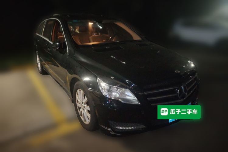 Used Mercedes-Benz R-Class 2014 R 320 4MATIC Business Model Front Right 45 Deg